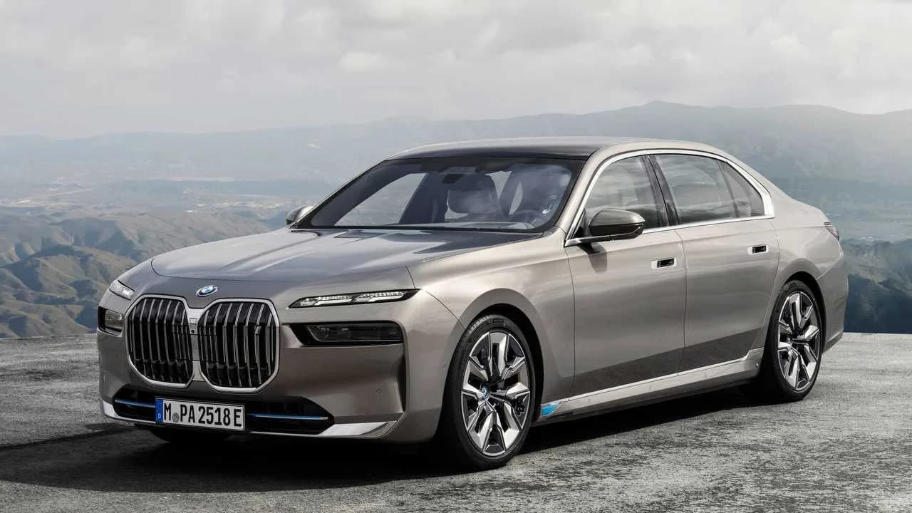 BMW 7シリーズ 300台がリコール - フロントワイパーに不具合