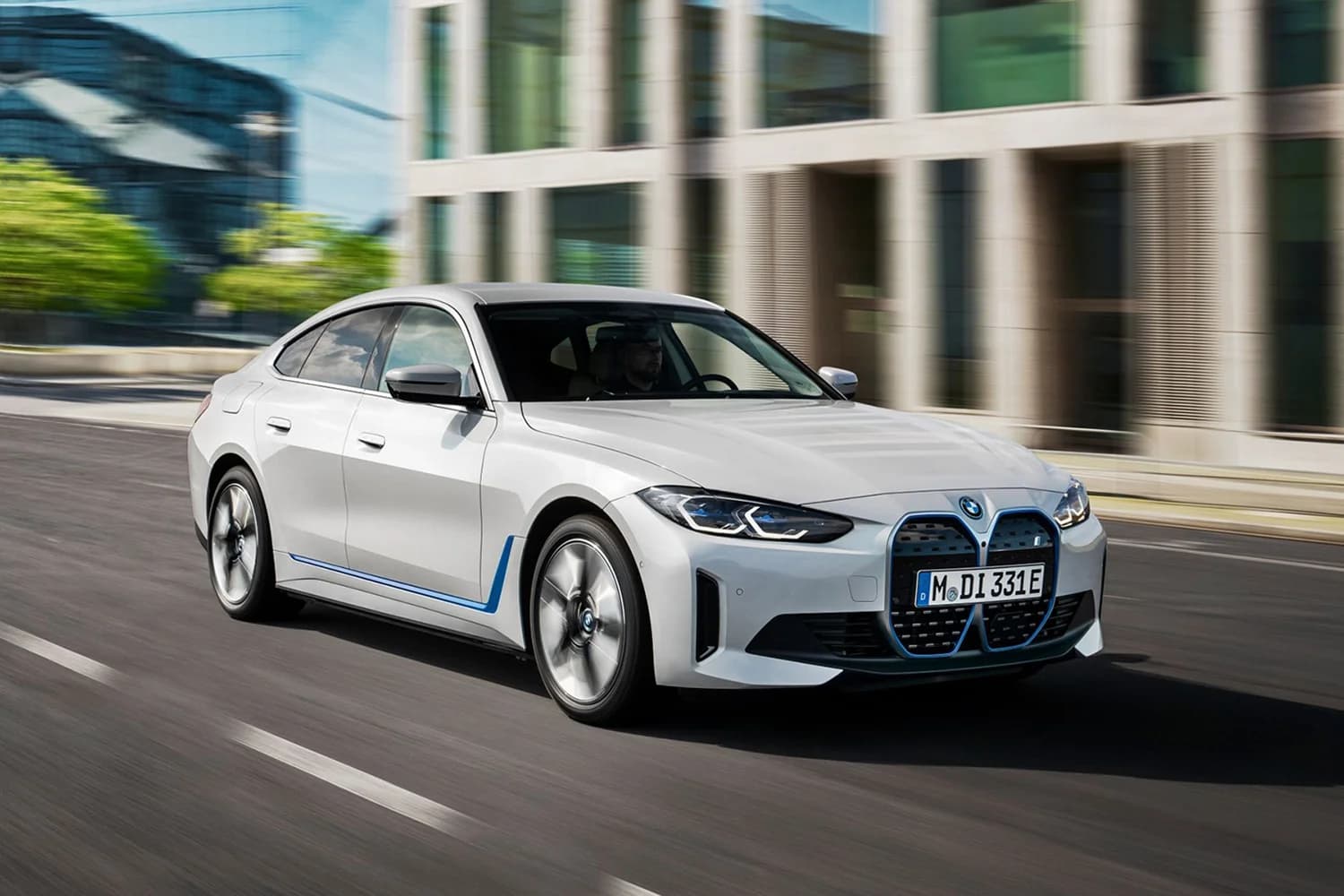 BMW i4 eDrive40など計34台がリコール。 高電圧バッテリーに不具合