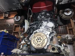 BMW E90 3シリーズ 320i エンジン載せ替え費用 - 警告灯・白煙・オイル漏れ修理事例