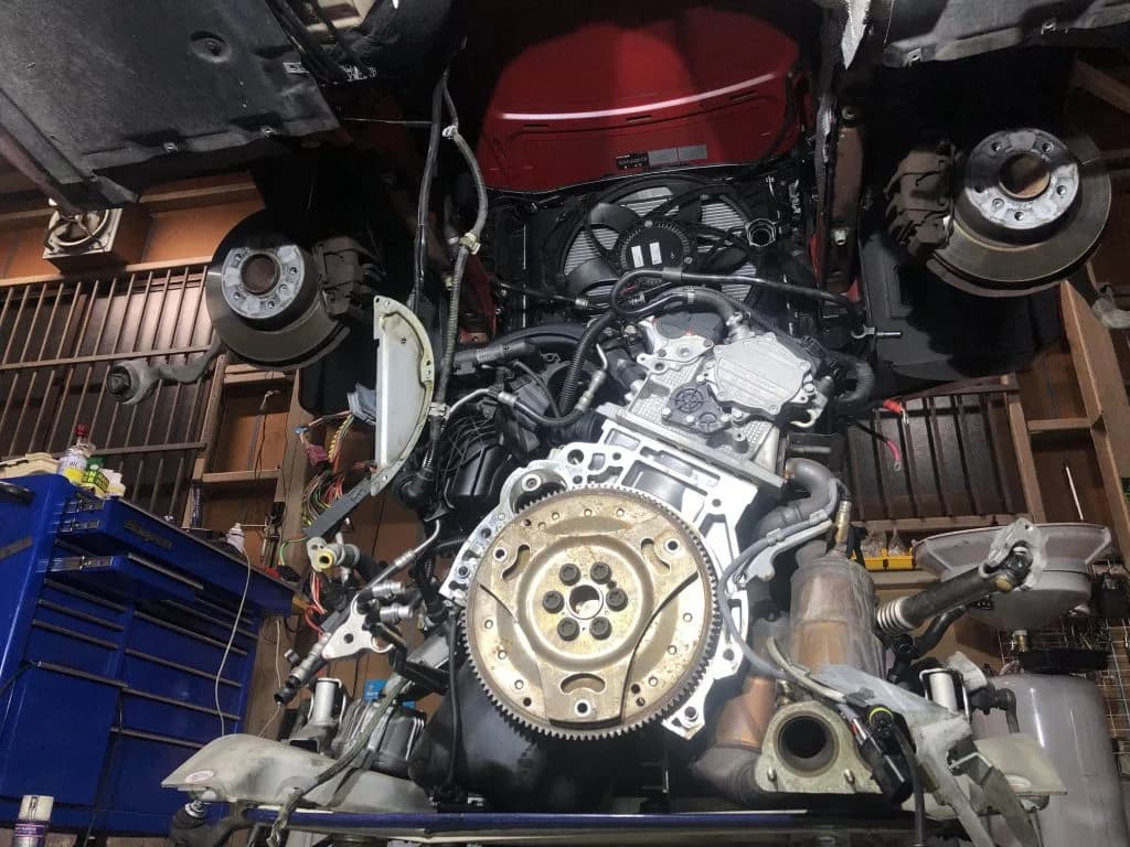 BMW E90 3シリーズ 320i エンジン載せ替え費用 - 警告灯・白煙・オイル漏れ修理事例