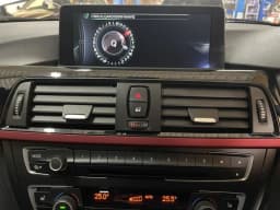 【カーナビのNO SIGNAL】BMW F31 3シリーズ 320dのヘッドユニット(ナビゲーションユニット) 故障診断と修理費用