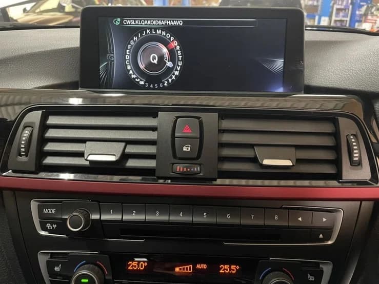 BMW F31 320d HU-H（ヘッドユニット）交換費用 - NO SIGNALを中古部品で解決した事例