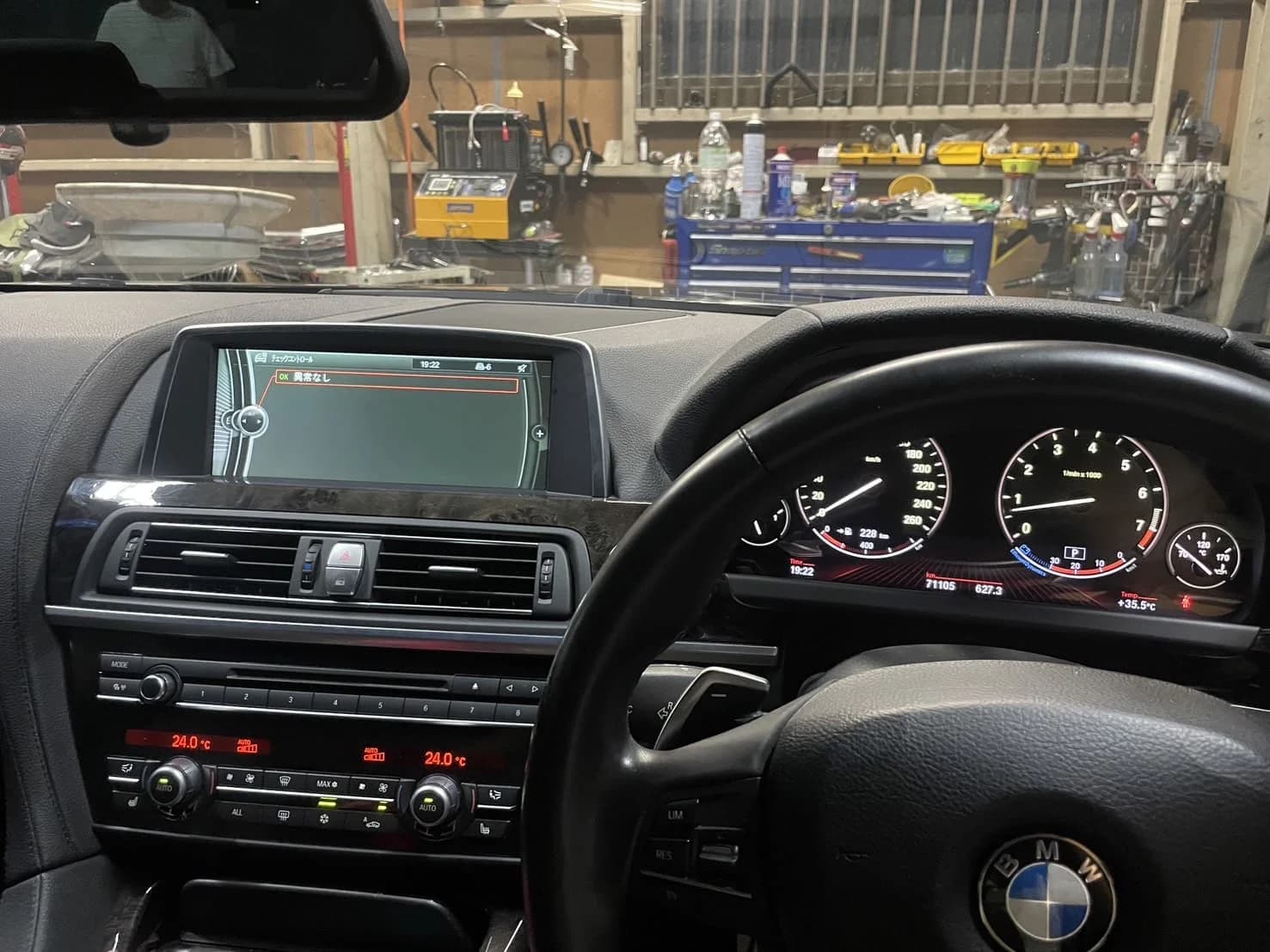 BMW F13 スパークプラグ交換 - 6シリーズの故障診断と修理費用