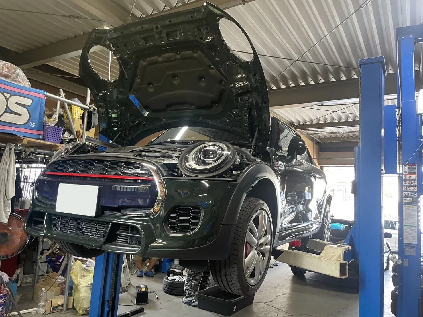MINI F57 ジョンクーパーワークスのブレーキが効かない故障診断と低ダストブレーキパッド（ブレーキパッドセンサー）の交換・修理費用