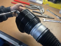 BMW 7シリーズ G11 エアサス故障 - リビルト修理の費用