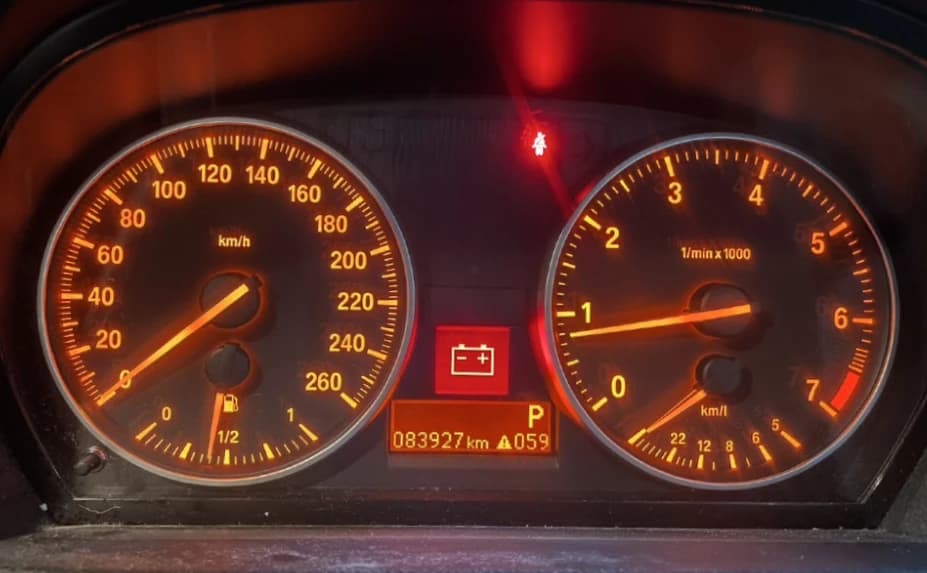 BMW・MINIのバッテリー上がり - 復旧手順と消耗警告の対処法を整備士が解説