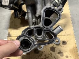 MINI R55 クーパーS オイルフィルターハウジング オイル漏れ修理費用