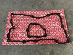 BMWのヘッドカバーガスケット交換 - オイル漏れの原因と作業手順を整備士が解説