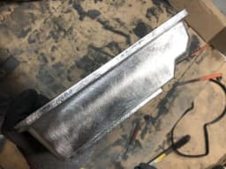 BMW E31 8シリーズ 840ci オイル漏れの修理費用 - シリンダーヘッドカバー交換事例