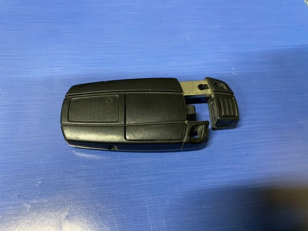 内蔵キーを引き抜いた様子