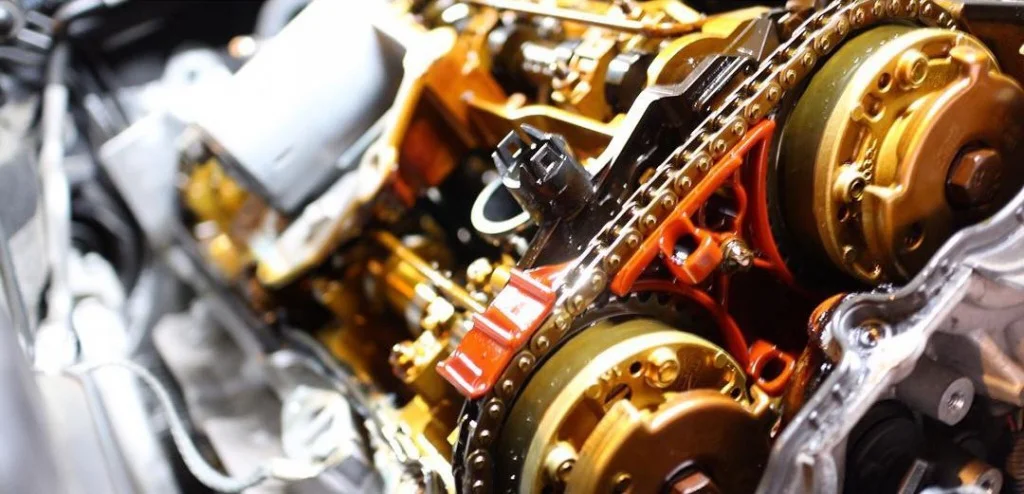 オイル漏れのあるエンジン