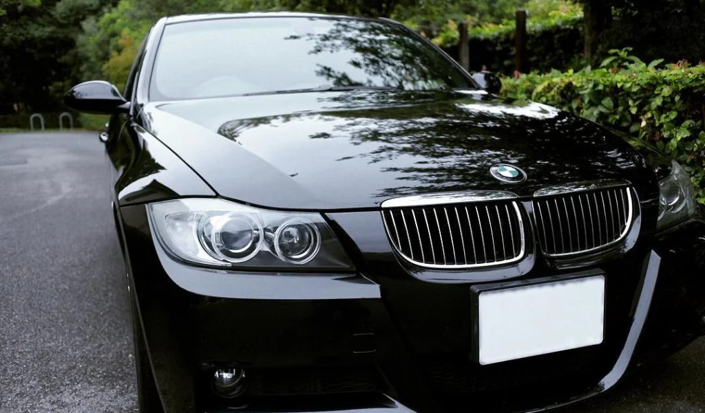 今回、整備をするBMW E90 3シリーズ 325i