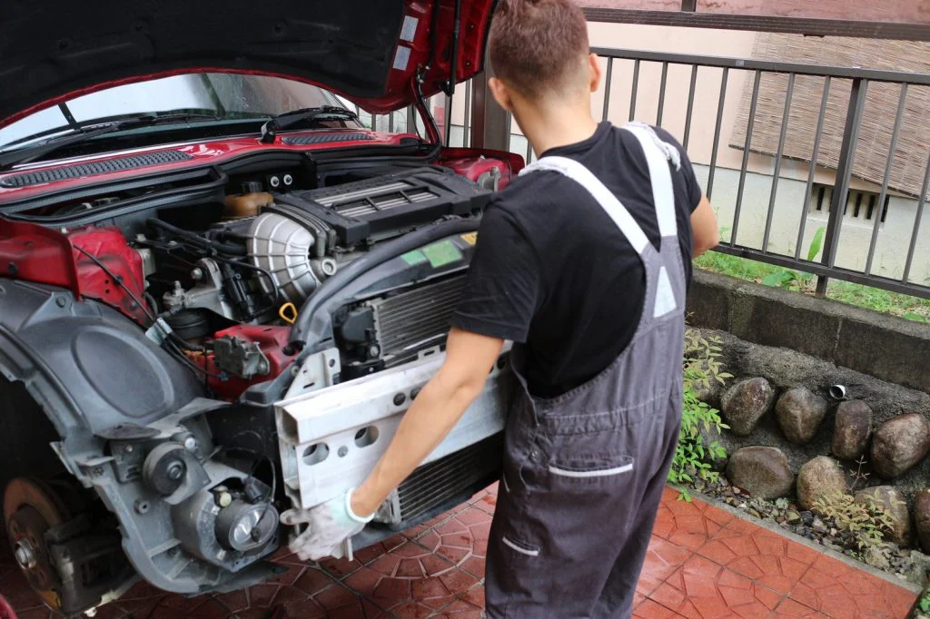 フロントバンパーの取り外す