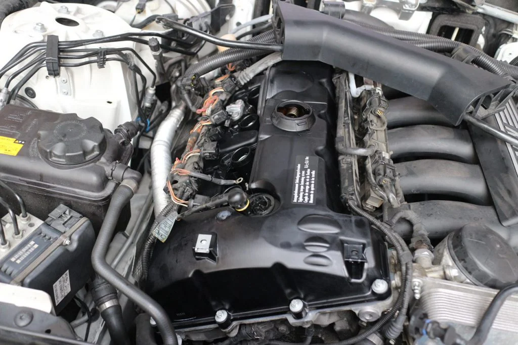 BMW E60 5シリーズ 530iのエンジン