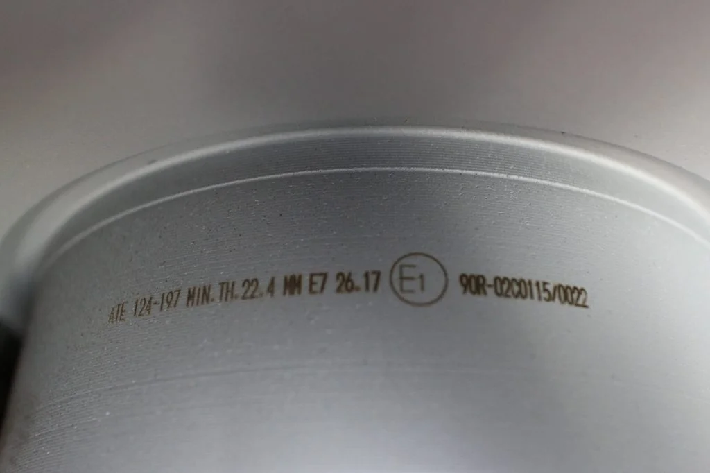 正規品のATE（アーテ）ブレーキディスクローターには刻印がされている