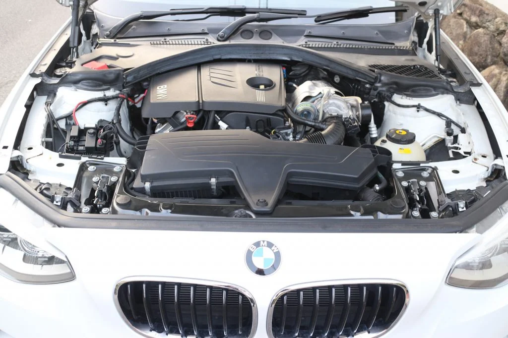 BMW F20 1シリーズ 116iのエンジン