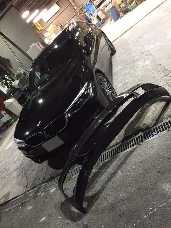 塗装の完了したフロントバンパー