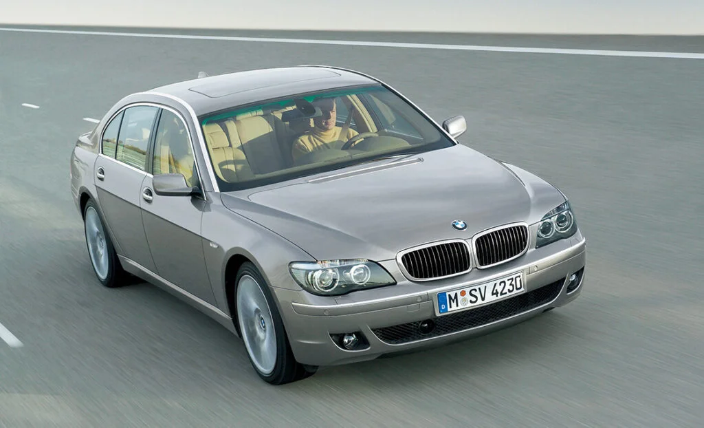 今回、整備をするBMW E66 7シリーズ 750Li