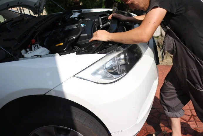 今回、整備をするBMW E91 3シリーズ 325i