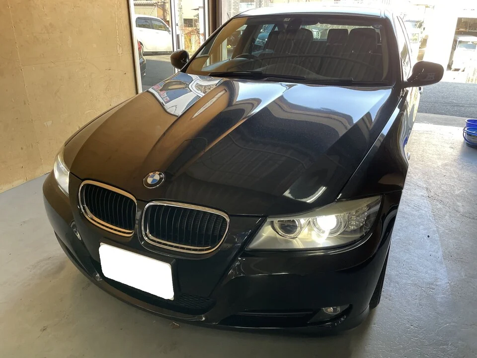 今回、整備をするBMW 3シリーズ E90 320i