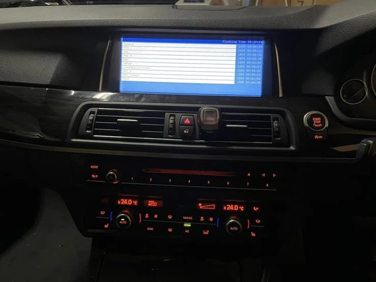 プログラミング中のカーナビのナビゲーションの状態