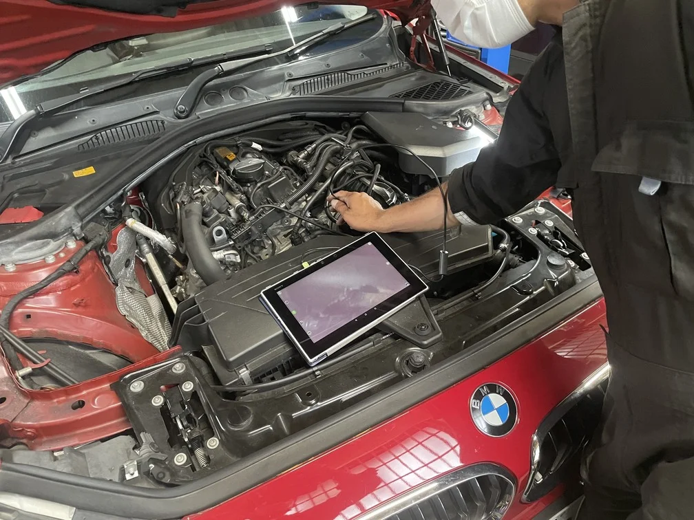 ファイバースコープで水漏れ点検の様子