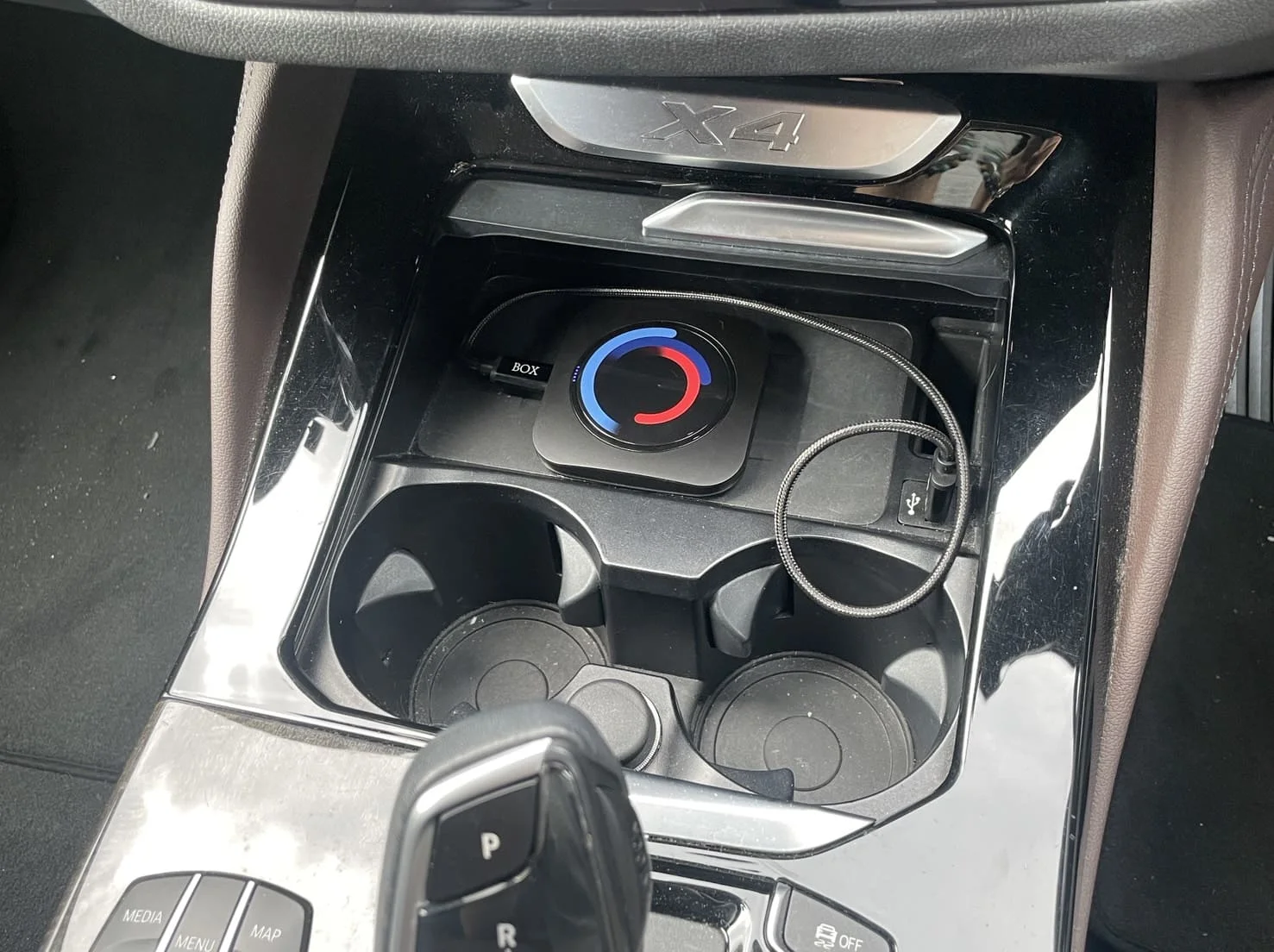 AIBOXを取り付けた様子