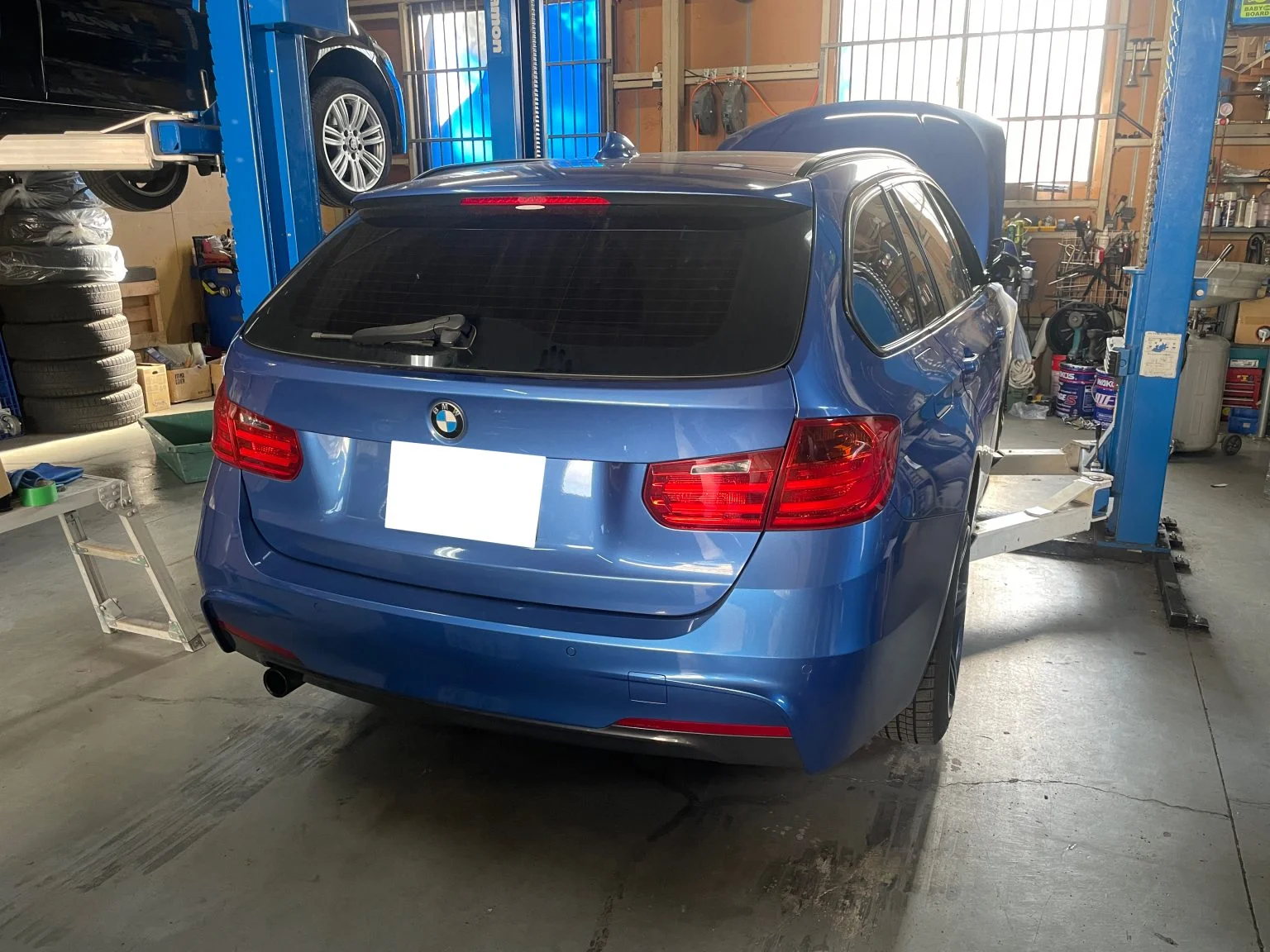 BMW 3シリーズ F31 320dの点検の様子