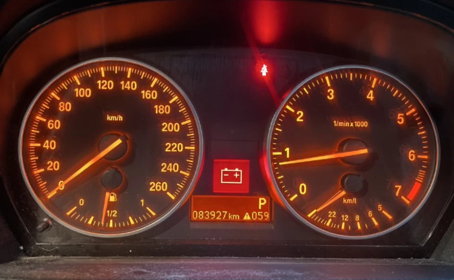 BMWのバッテリー警告灯