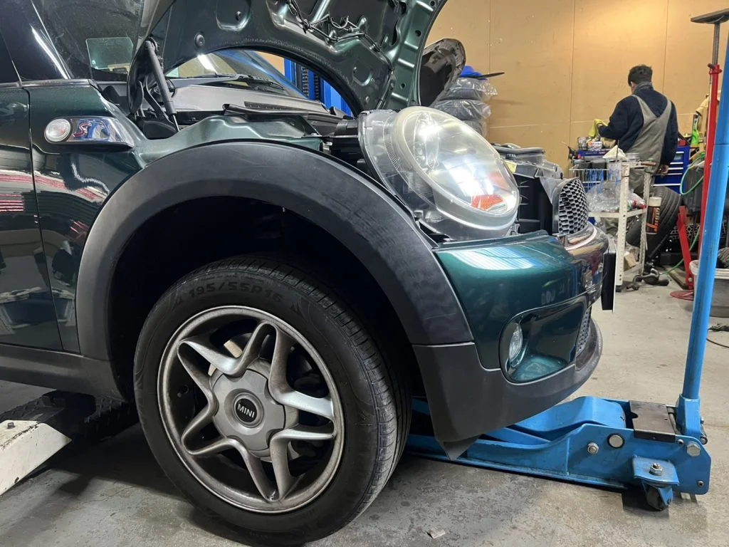 MINIのヘッドカバーガスケット交換作業