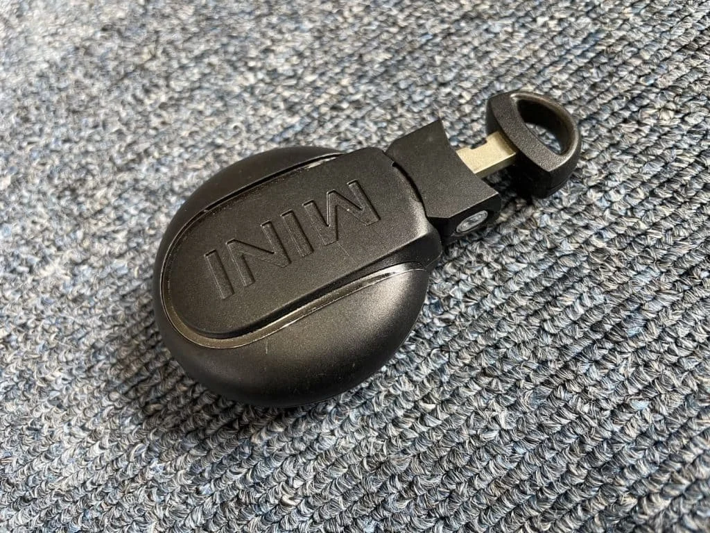 内蔵キーを引き抜いた様子