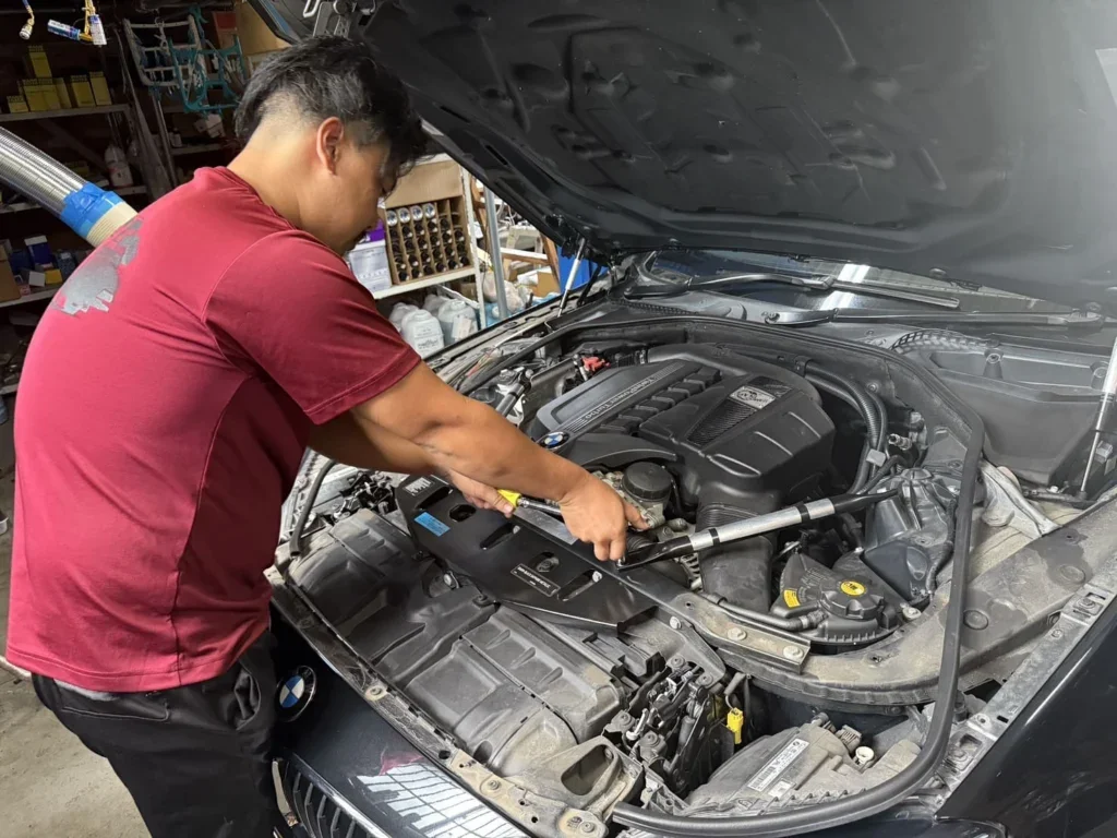 ベルトを取り外しプーリーを1つずつ異音の確認