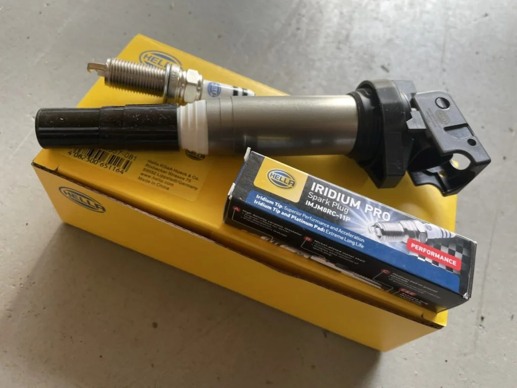 HELLA（ヘラー）製のスパークプラグ