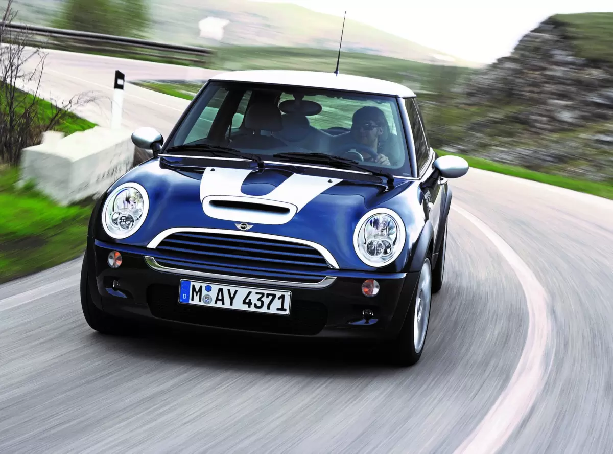 今回、整備をするMINI クーパーS R53