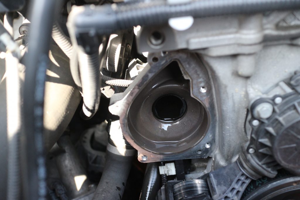 【BMWの修理/点検】BMW F20 1シリーズ 116iの冷却水漏れの修理