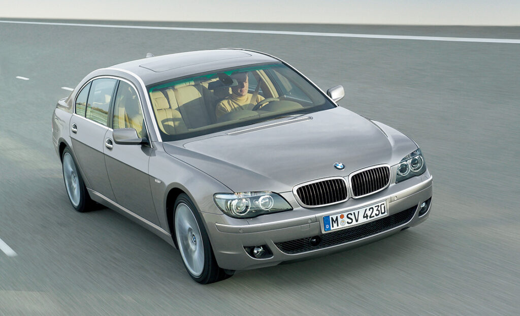 今回、整備をするBMW E66 7シリーズ 750Li