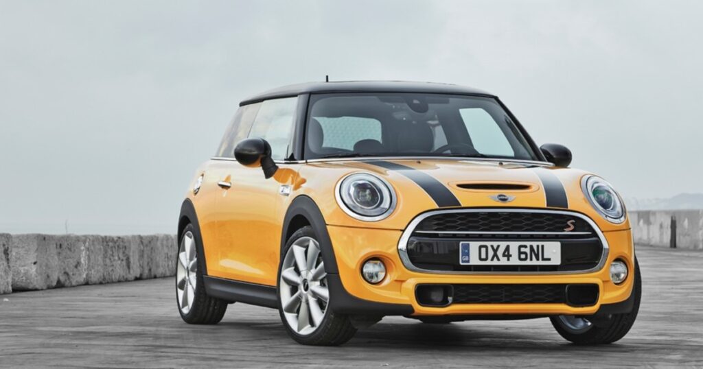 第三世代のミニクーパー F56型