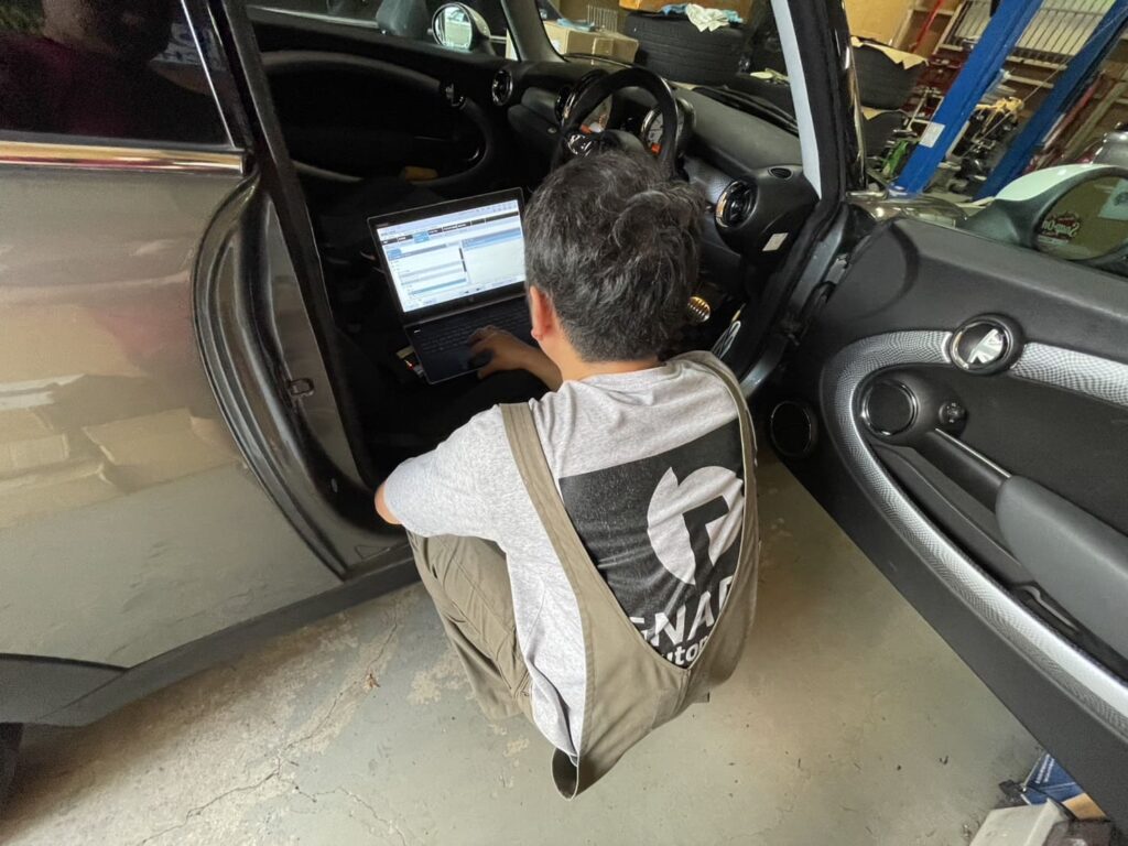 整備完了後にパワーウインドウの初期化をおこなっているところ