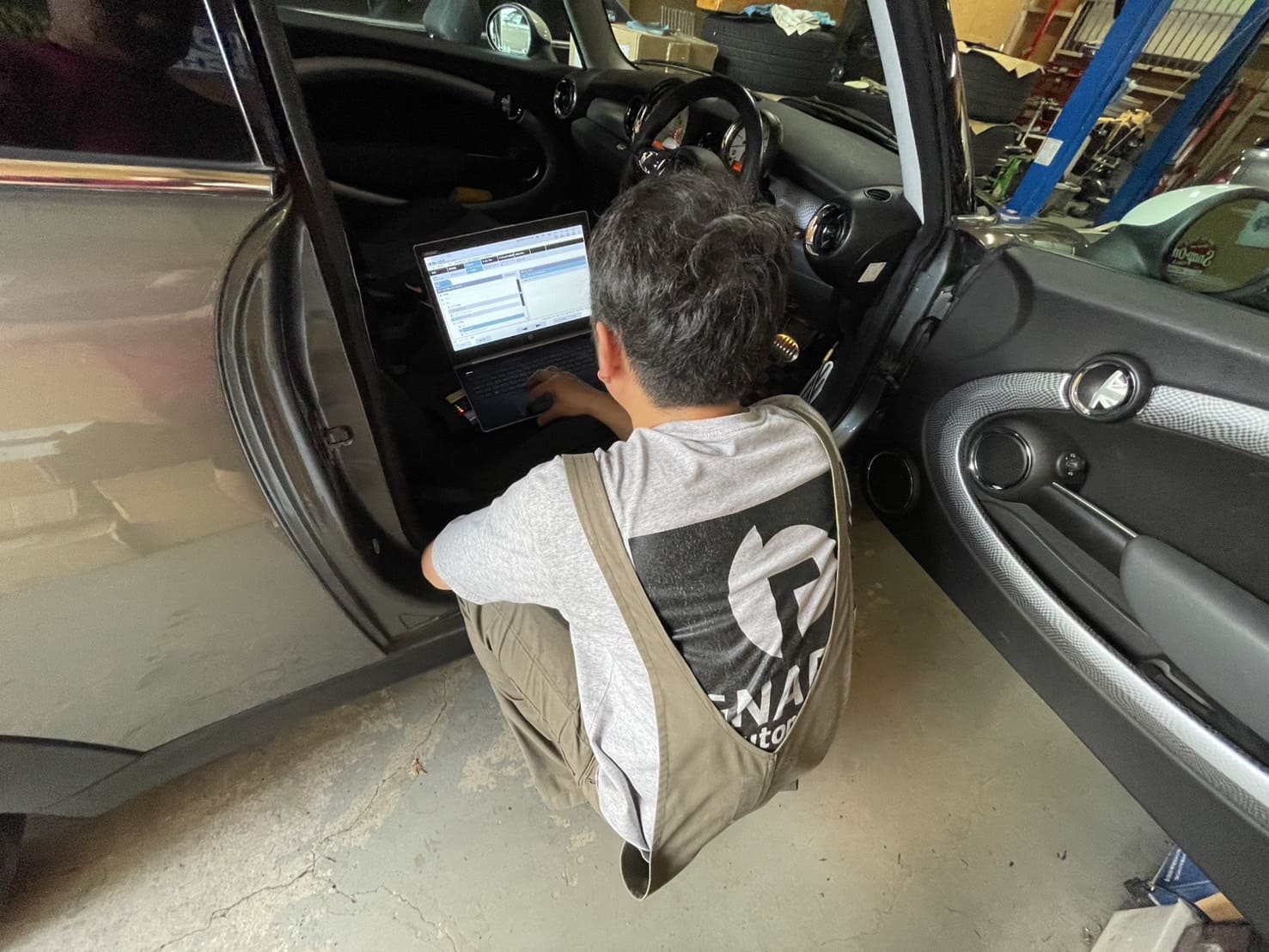 整備完了後にパワーウインドウの初期化をおこなっているところ