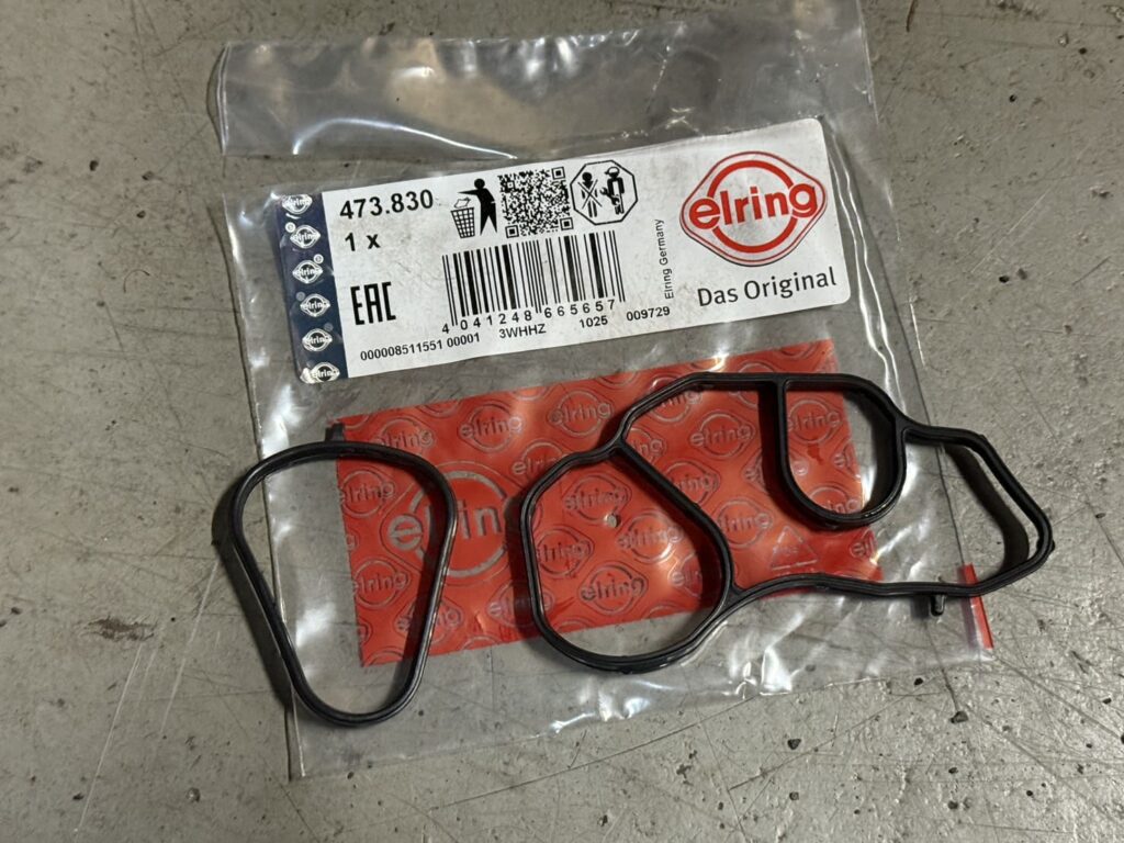 Elring（エルリング）製のオイルフィルターハウジング